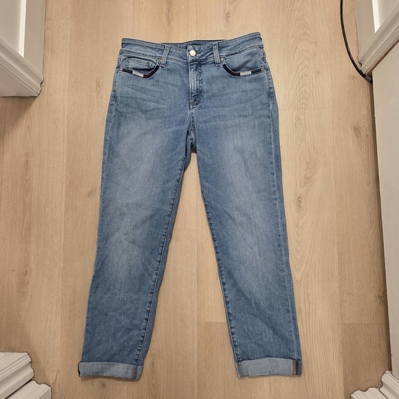 NYDJ Light Wash Stretch Boyfriend Embroidered Mid-Rise Cropped Jeans Size 6 - Picture 1 of 10